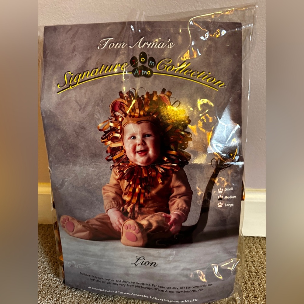 Lion costume 12-18 months Tom Arma
